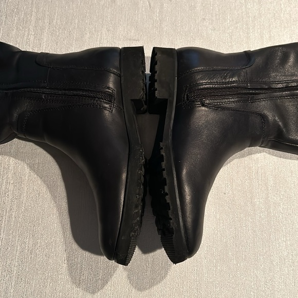 Naturalizer Women’s Tall Black Boots w/ Textured Bottom Size 6.5 Like new - Picture 12 of 16